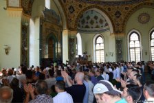 В мечети Тезепир совершен намаз по случаю праздника Рамазан (ФОТО)