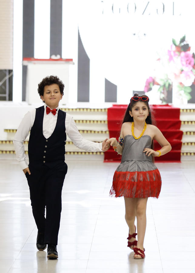 Семь красавиц Азербайджана - свадебные традиции, шоколадный фонтан, шоу фаэтонов и автомобилей (ФОТО)