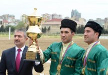 Верхом на лошадях со специальной клюшкой - победители Национального фестиваля конного спорта в Азербайджане  (ФОТО)