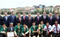 Верхом на лошадях со специальной клюшкой - победители Национального фестиваля конного спорта в Азербайджане  (ФОТО)