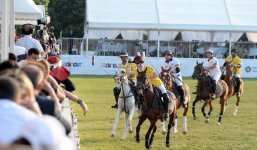 Верхом на лошадях со специальной клюшкой - победители Национального фестиваля конного спорта в Азербайджане  (ФОТО)