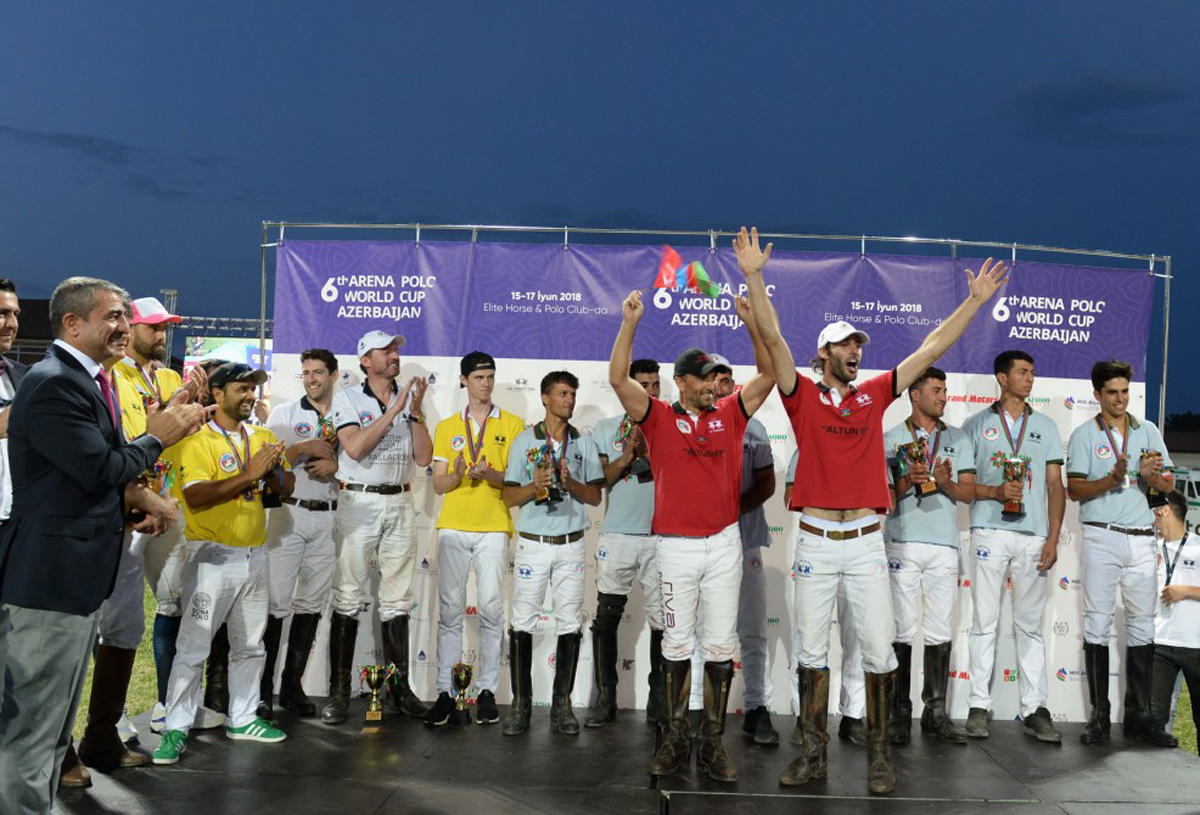 Верхом на лошадях со специальной клюшкой - победители Национального фестиваля конного спорта в Азербайджане  (ФОТО)