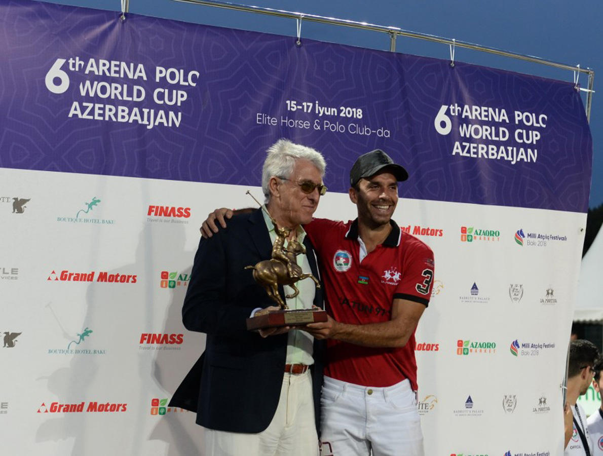 Верхом на лошадях со специальной клюшкой - победители Национального фестиваля конного спорта в Азербайджане  (ФОТО)