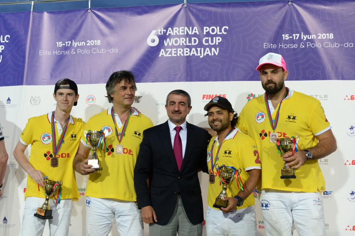 Верхом на лошадях со специальной клюшкой - победители Национального фестиваля конного спорта в Азербайджане  (ФОТО)