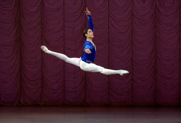 "Звезды белых ночей" - Тимур Аскеров выступит на гала-концерте в Санкт-Петербурге