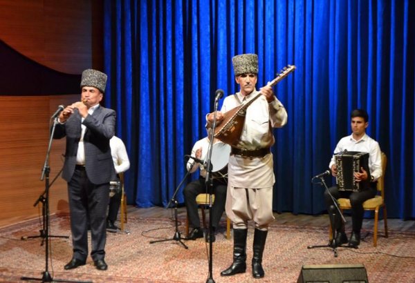 Дастан "Küçə Rza" в представлении Ширванской школы (ФОТО)