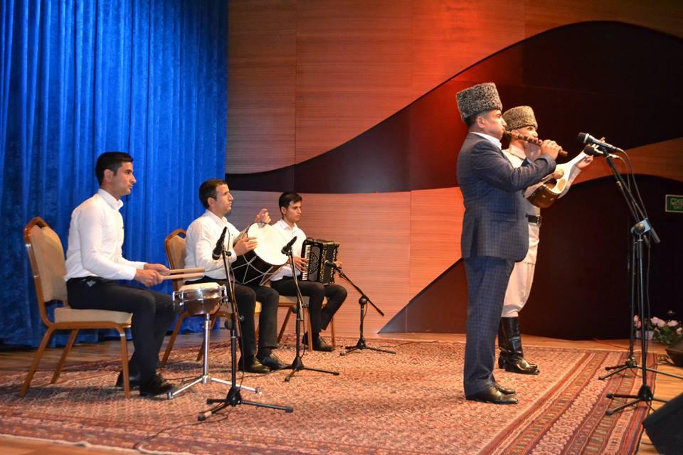 Дастан "Küçə Rza" в представлении Ширванской школы (ФОТО)