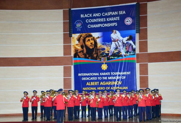 В Баку проходит международный турнир по каратэ памяти Национального героя Альберта Агарунова (ФОТО)