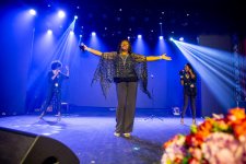 Каспийский берег Баку зажгли грандиозным шоу легендарные "Boney M" и "Ялла" (ФОТО)