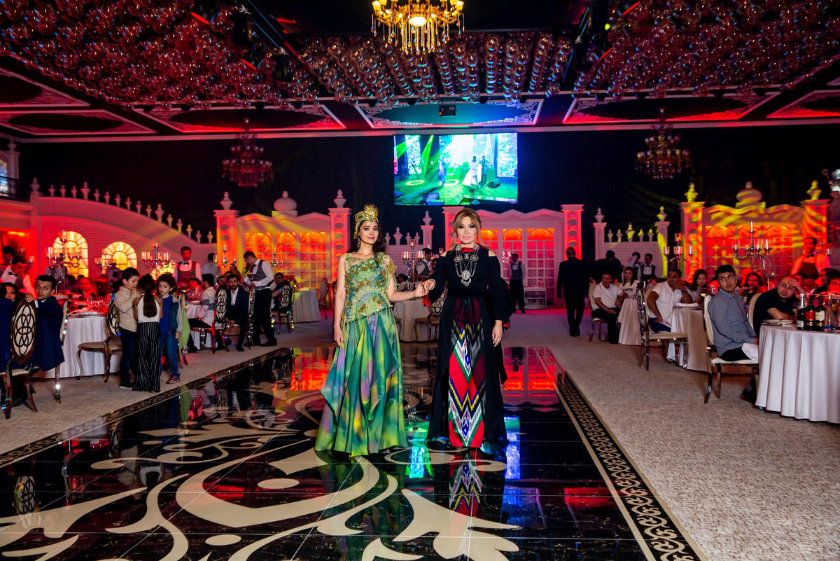 Каспийский берег Баку зажгли грандиозным шоу легендарные "Boney M" и "Ялла" (ФОТО)