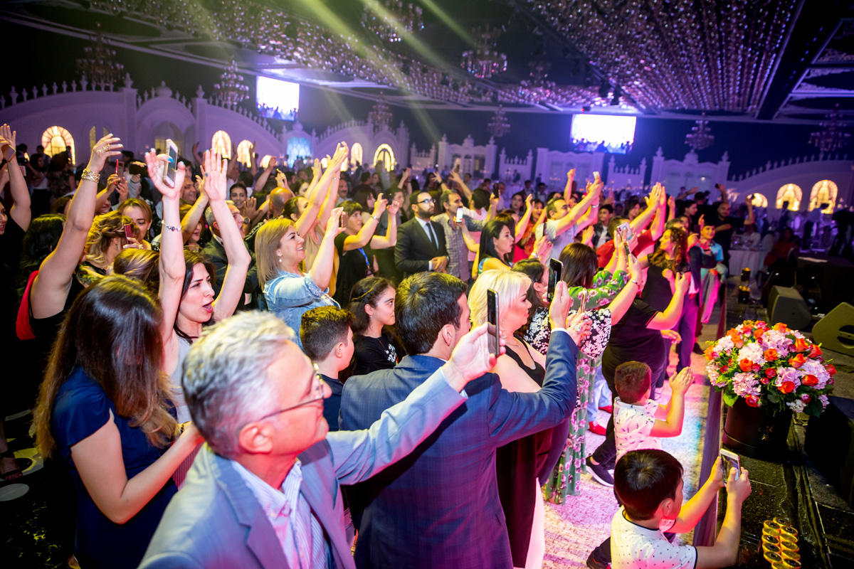 Каспийский берег Баку зажгли грандиозным шоу легендарные "Boney M" и "Ялла" (ФОТО)