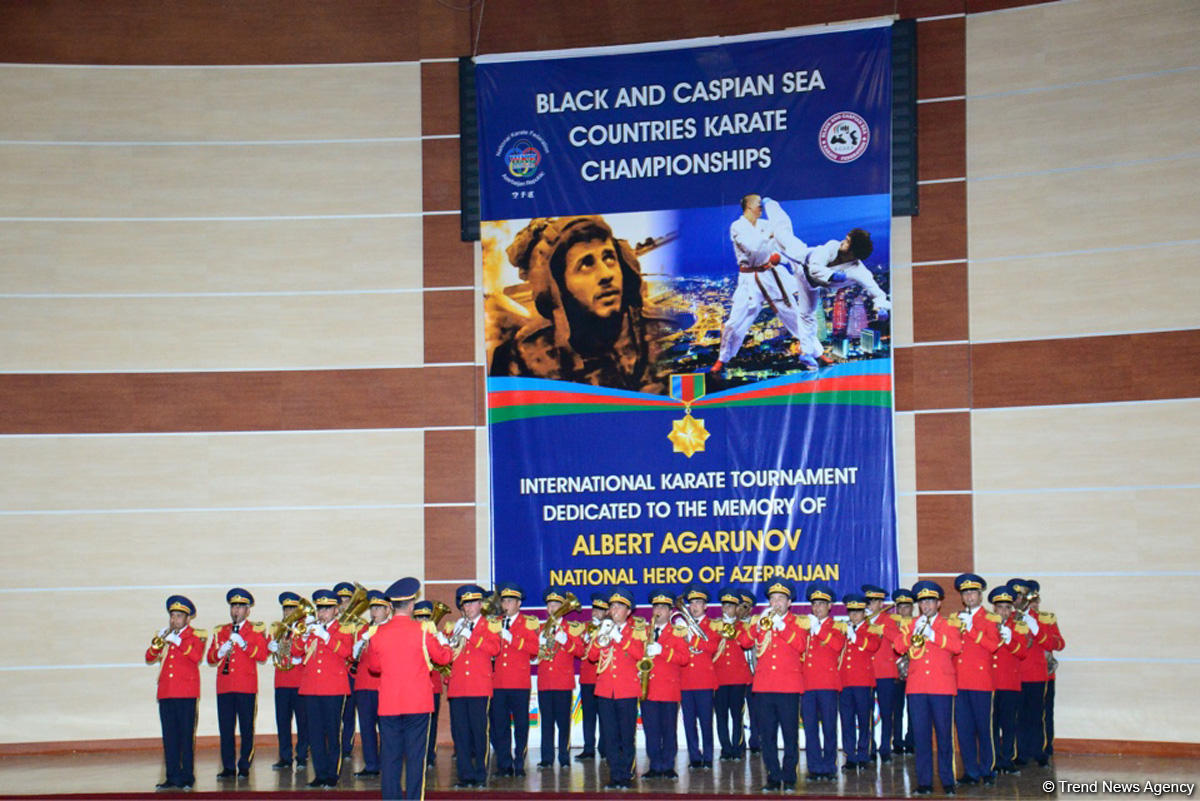 В Баку проходит международный турнир по каратэ памяти Национального героя Альберта Агарунова (ФОТО)