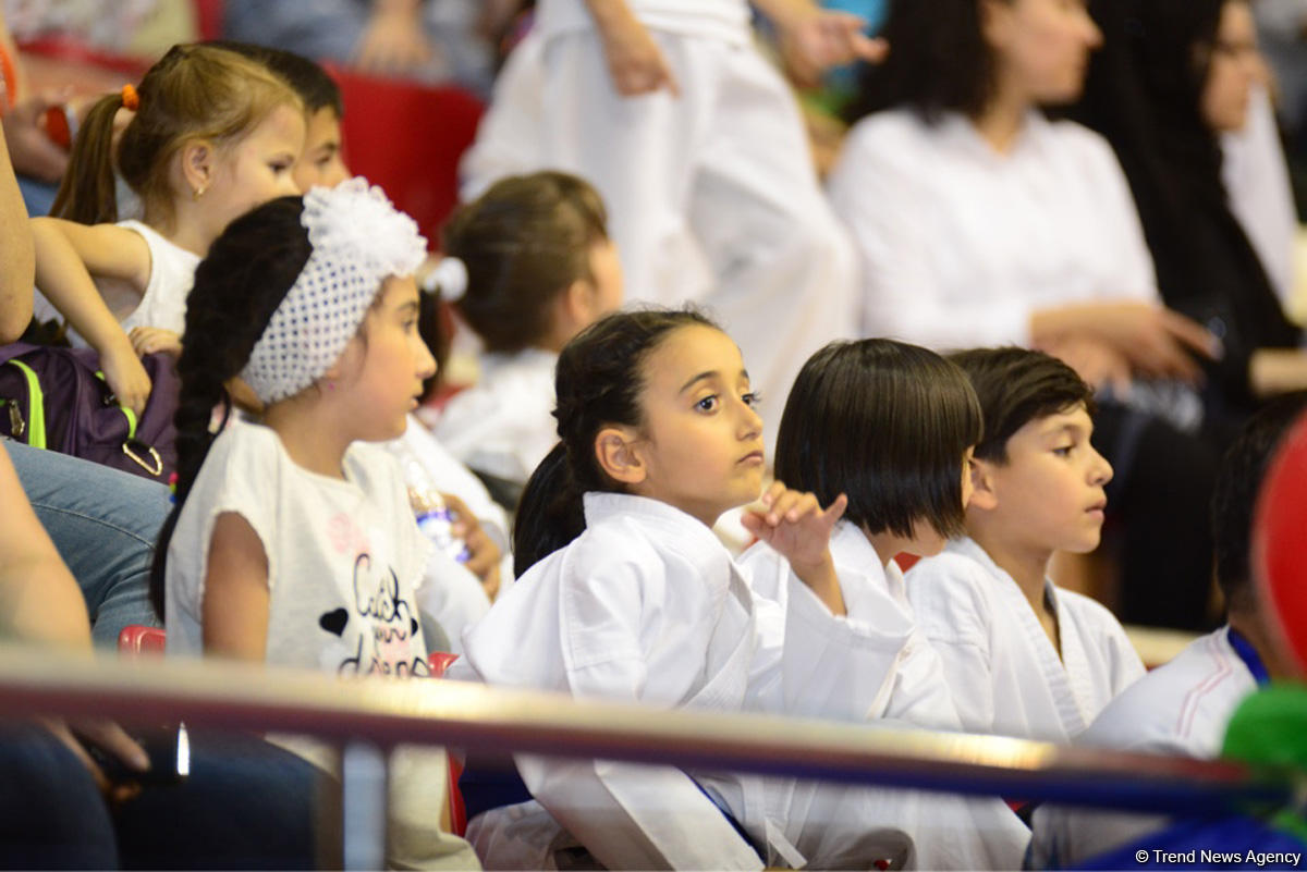 В Баку проходит международный турнир по каратэ памяти Национального героя Альберта Агарунова (ФОТО)