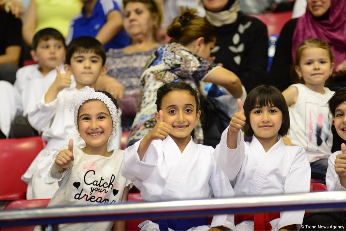 В Баку проходит международный турнир по каратэ памяти Национального героя Альберта Агарунова (ФОТО)