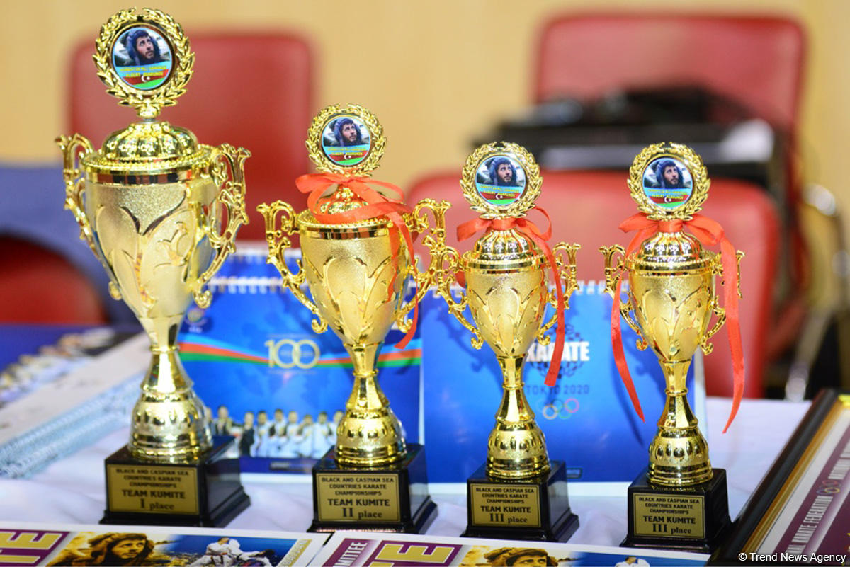 В Баку проходит международный турнир по каратэ памяти Национального героя Альберта Агарунова (ФОТО)