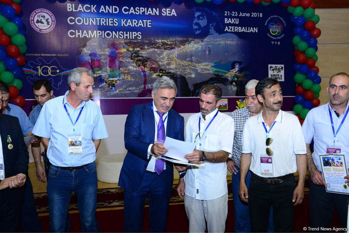 В Баку проходит международный турнир по каратэ памяти Национального героя Альберта Агарунова (ФОТО)