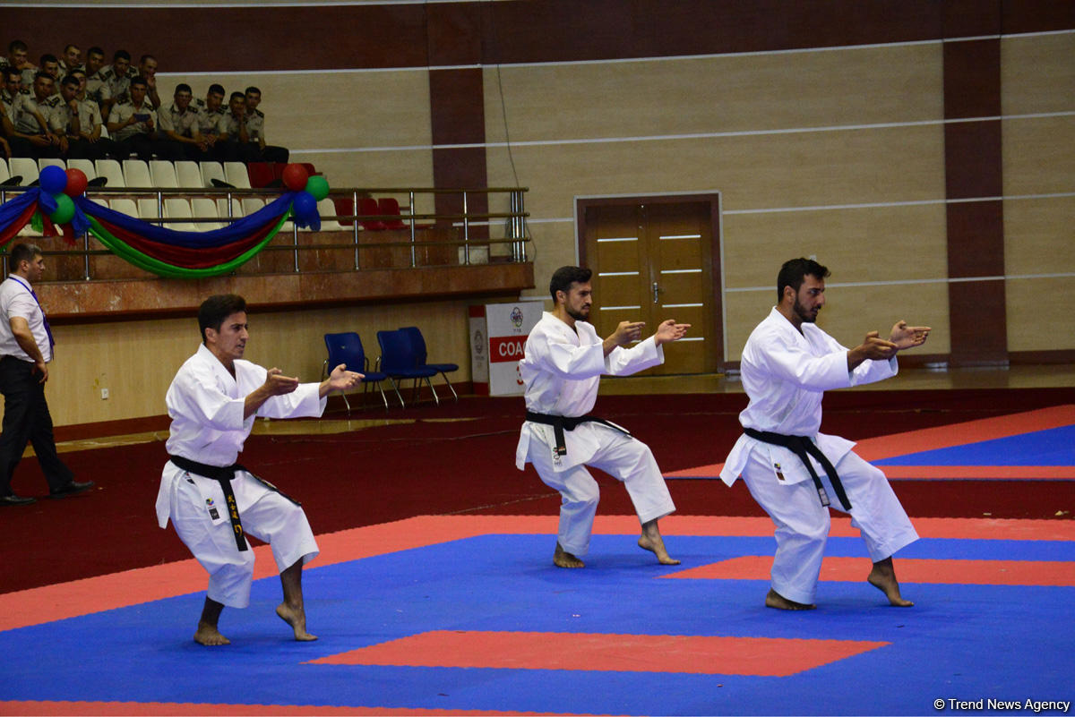 В Баку проходит международный турнир по каратэ памяти Национального героя Альберта Агарунова (ФОТО)