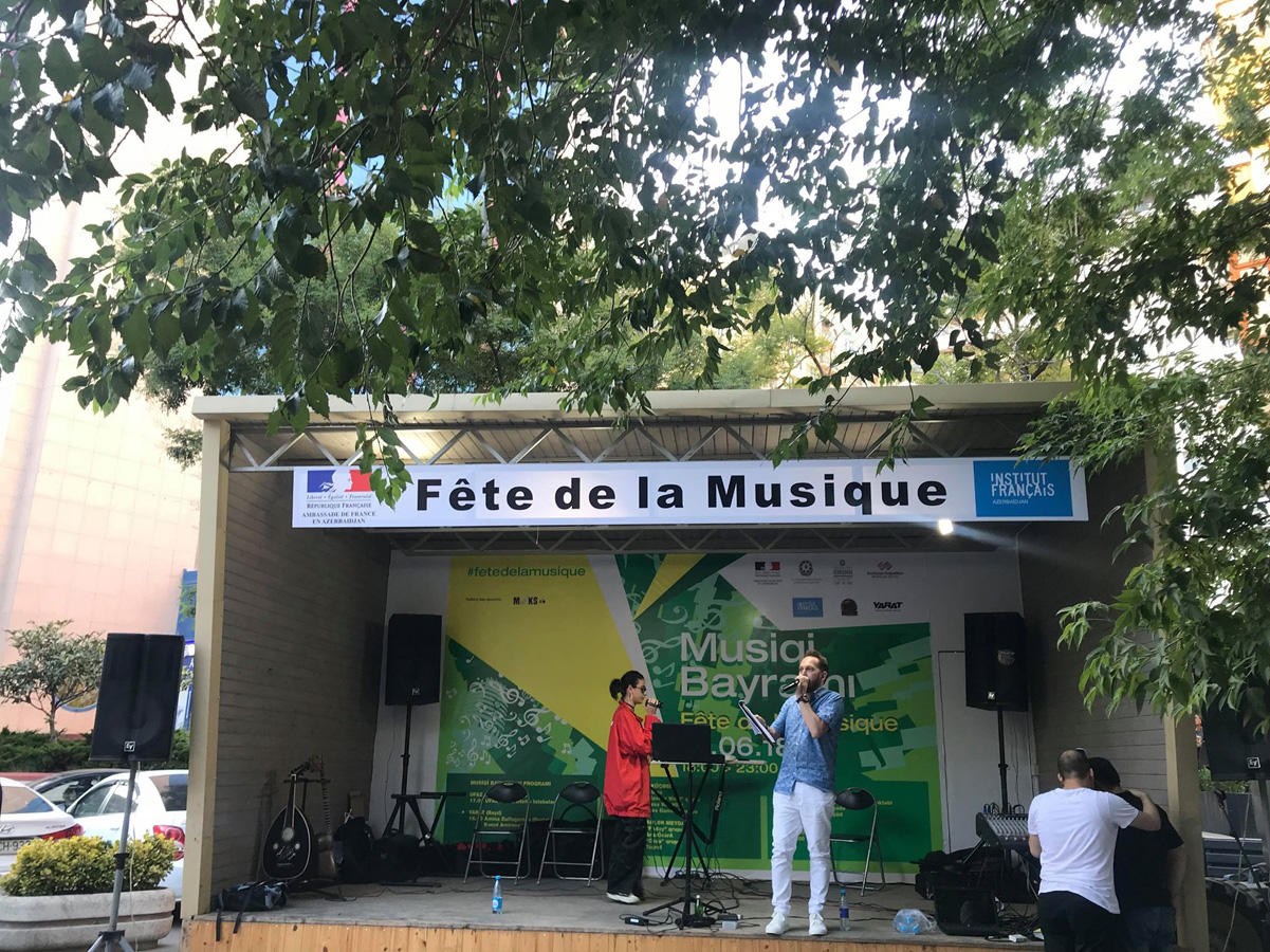 Грандиозный праздник музыки Fête de la Musique на улицах и площадях Баку (ФОТО)