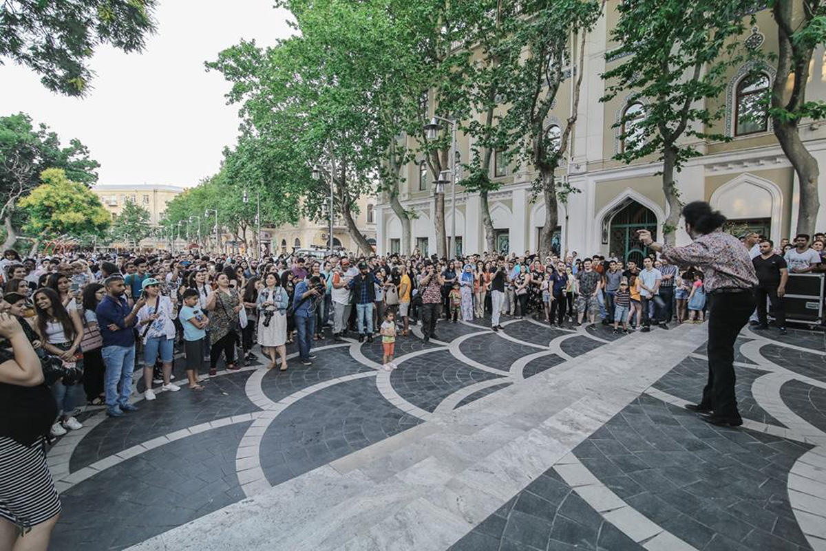 Грандиозный праздник музыки Fête de la Musique на улицах и площадях Баку (ФОТО)
