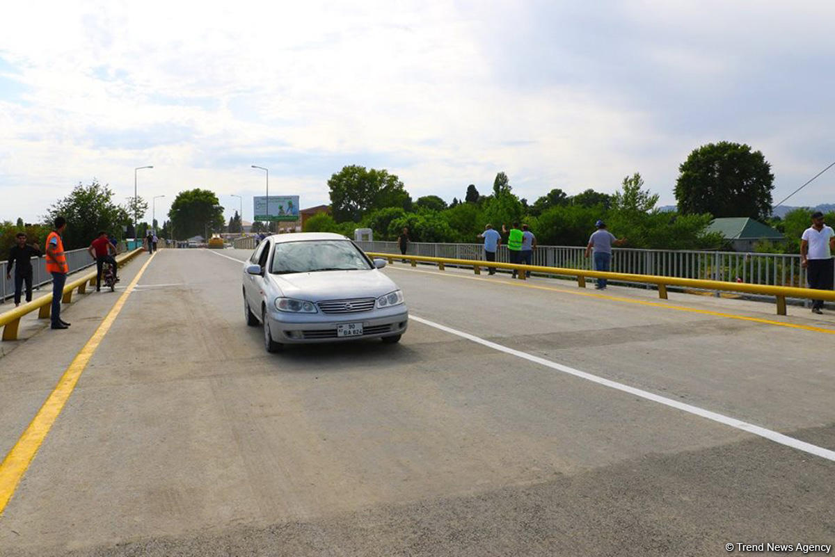 В Гекчайском районе восстановлен разрушенный селями мост (ФОТО)