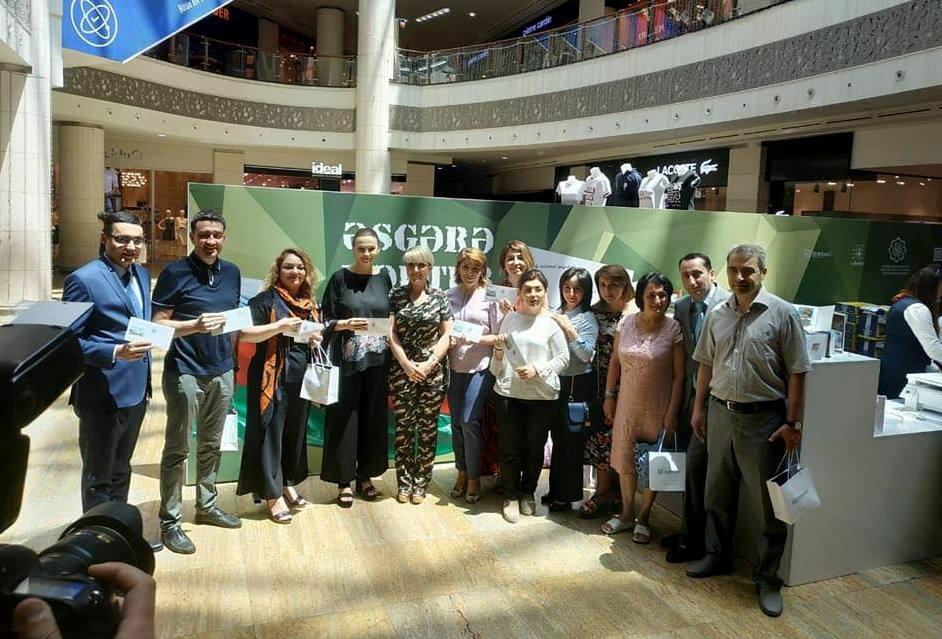 Письмо азербайджанскому солдату – акция в Баку (ФОТО)