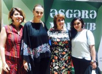 Письмо азербайджанскому солдату – акция в Баку (ФОТО)