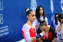 Гимнасты из 32 стран борются в Баку за путевку на юношескую Олимпиаду (ФОТОРЕПОРТАЖ)