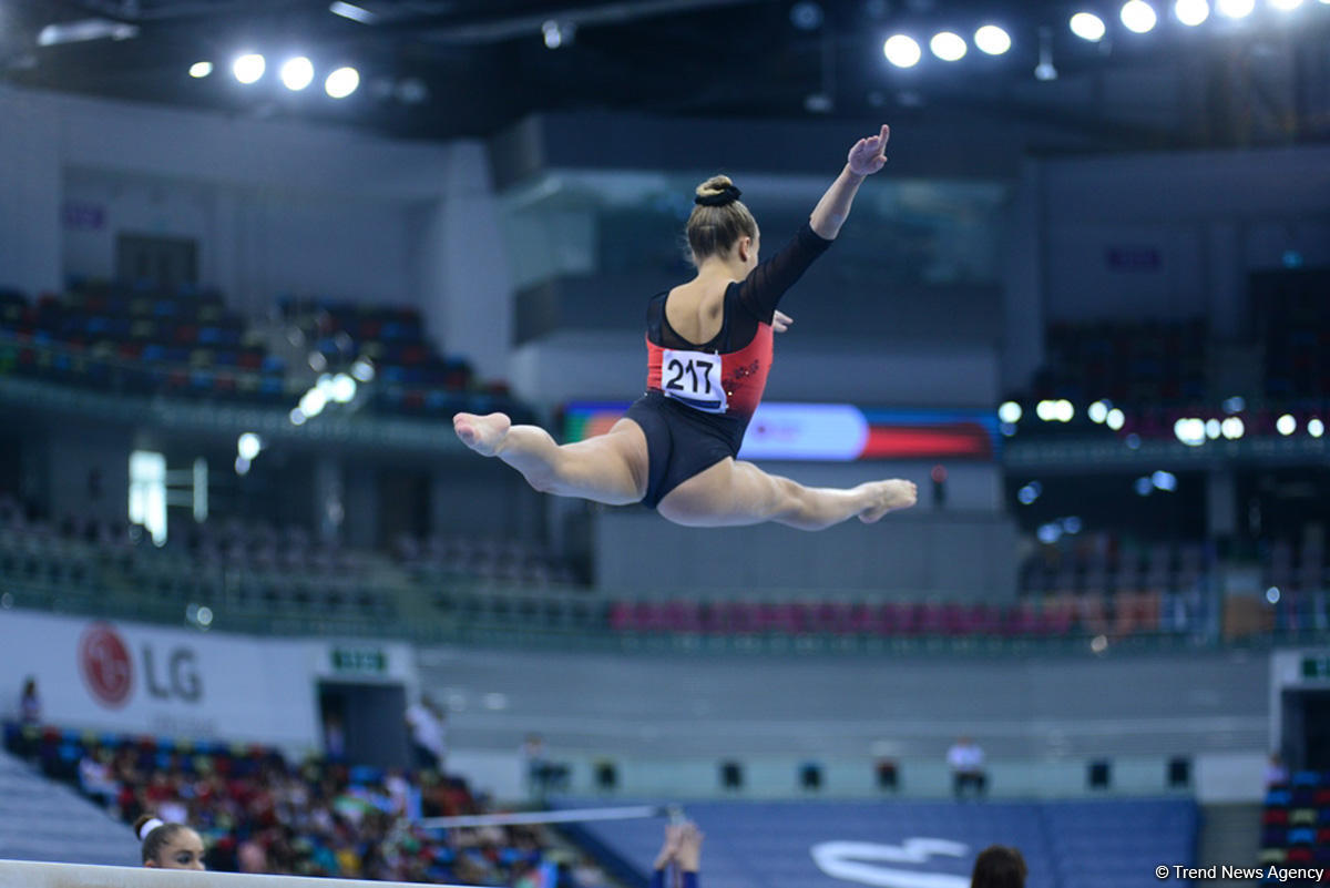 Гимнасты из 32 стран борются в Баку за путевку на юношескую Олимпиаду (ФОТОРЕПОРТАЖ)