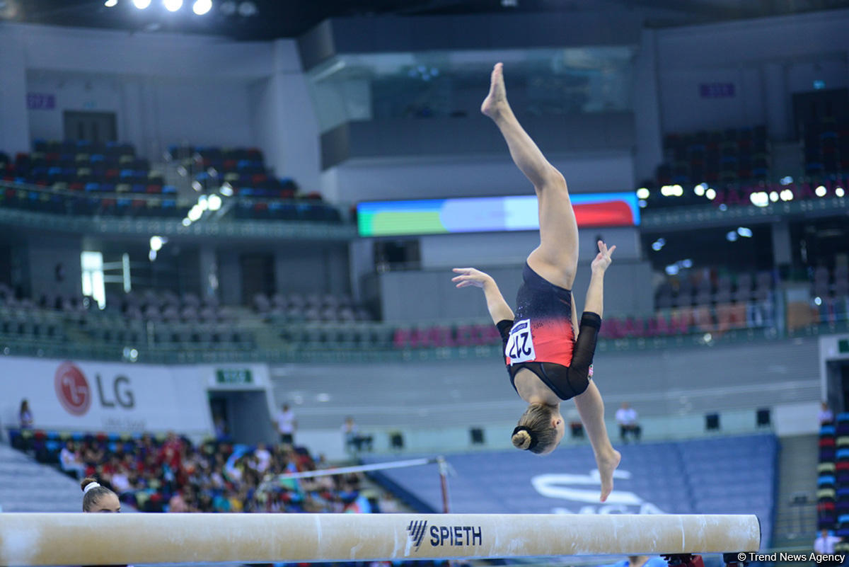 Гимнасты из 32 стран борются в Баку за путевку на юношескую Олимпиаду (ФОТОРЕПОРТАЖ)