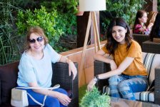 Один летний день с азербайджанскими модницами (ФОТО)