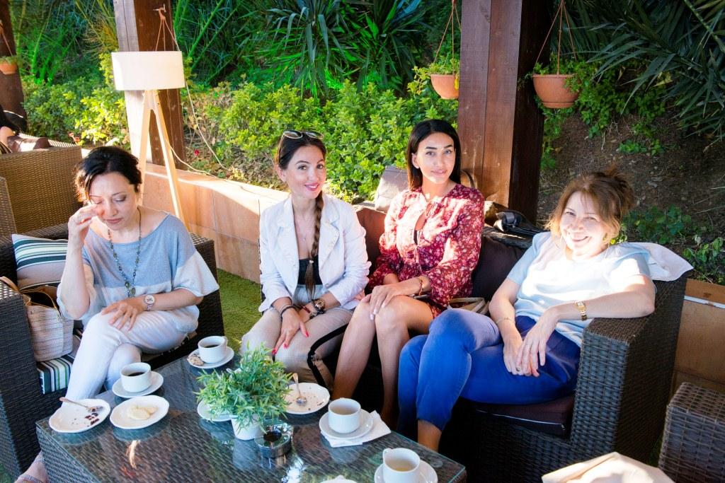 Один летний день с азербайджанскими модницами (ФОТО)