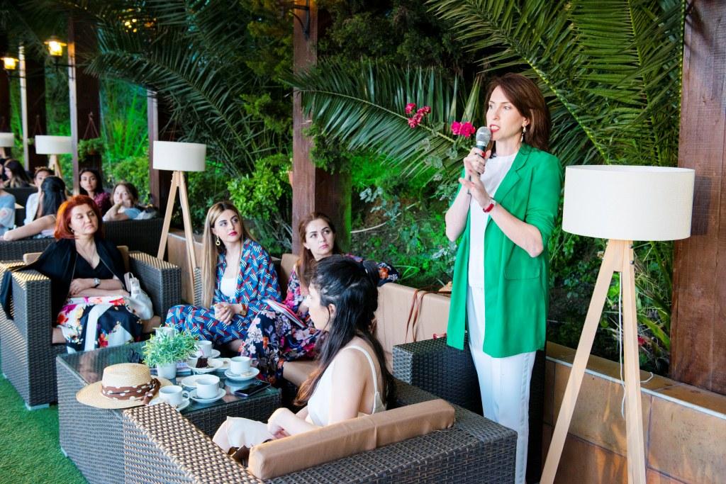 Один летний день с азербайджанскими модницами (ФОТО)