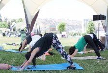 Йога на открытом воздухе - масштабный Фестиваль в Баку (ФОТО)