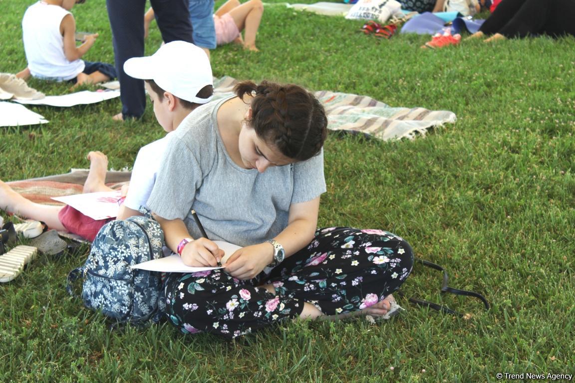 Йога на открытом воздухе - масштабный Фестиваль в Баку (ФОТО)