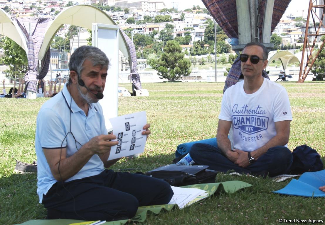 Йога на открытом воздухе - масштабный Фестиваль в Баку (ФОТО)