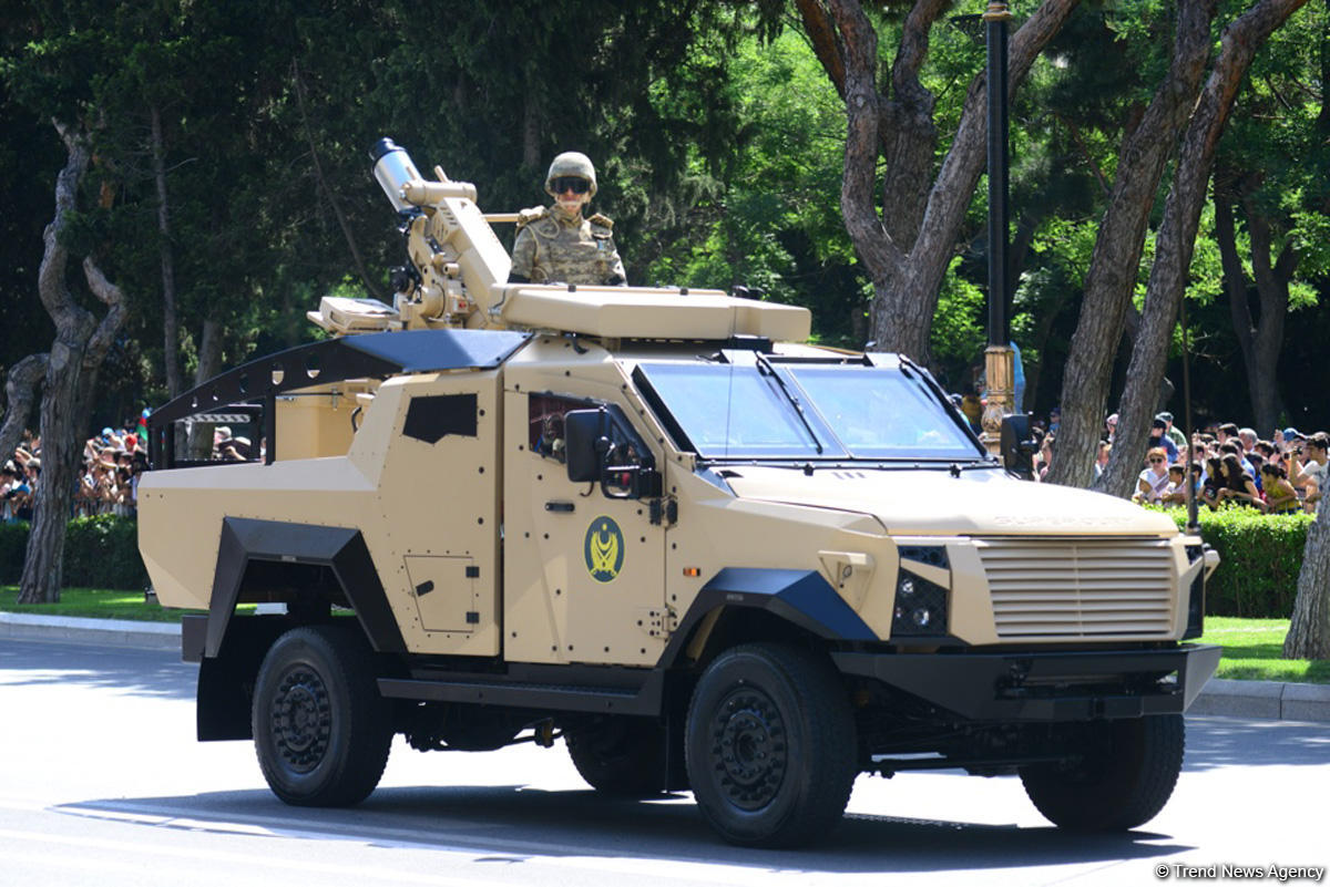 В Баку прошел военный парад в связи со 100-летним юбилеем ВС Азербайджана (ФОТО/ВИДЕО)