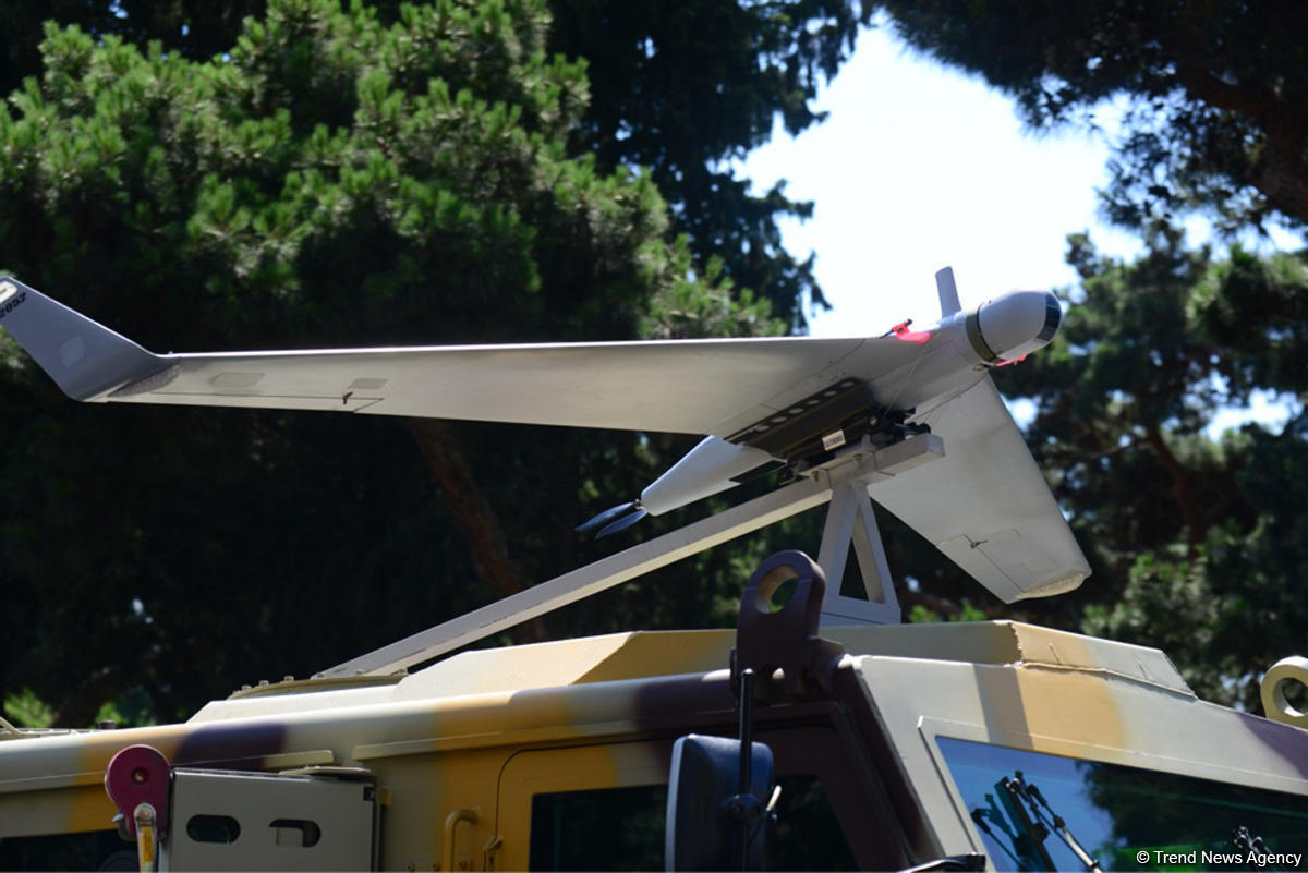 В Баку прошел военный парад в связи со 100-летним юбилеем ВС Азербайджана (ФОТО/ВИДЕО)