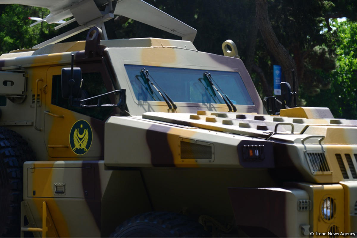 В Баку прошел военный парад в связи со 100-летним юбилеем ВС Азербайджана (ФОТО/ВИДЕО)