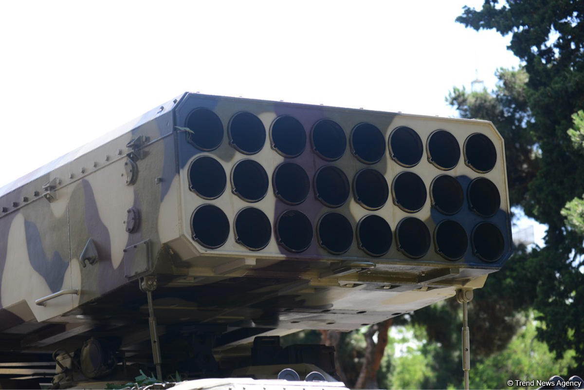 В Баку прошел военный парад в связи со 100-летним юбилеем ВС Азербайджана (ФОТО/ВИДЕО)