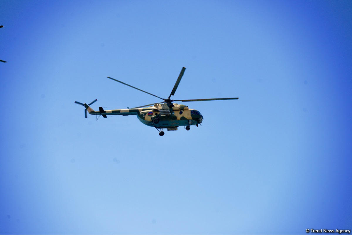 В Баку прошел военный парад в связи со 100-летним юбилеем ВС Азербайджана (ФОТО/ВИДЕО)