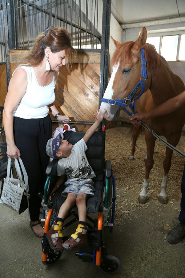 Дети с синдромом Дауна и ДЦП провели акцию в поддержку Гаджи Нурана Гусейнова (ФОТО)