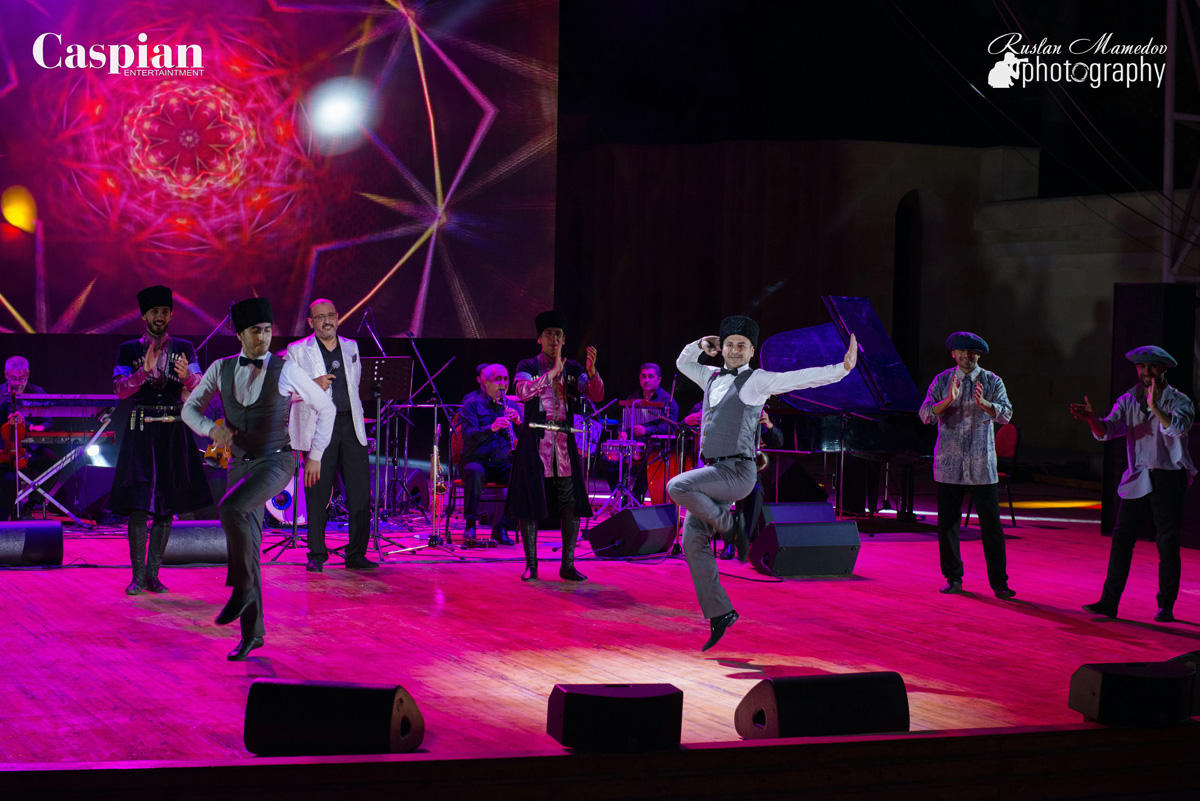 Джан Баку - дом родной! Два зажигательных летних вечера с Эйюбом Ягубовым (ВИДЕО, ФОТО)