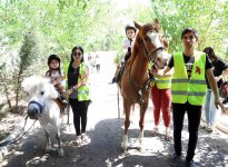 Дети с синдромом Дауна и ДЦП провели акцию в поддержку Гаджи Нурана Гусейнова (ФОТО)