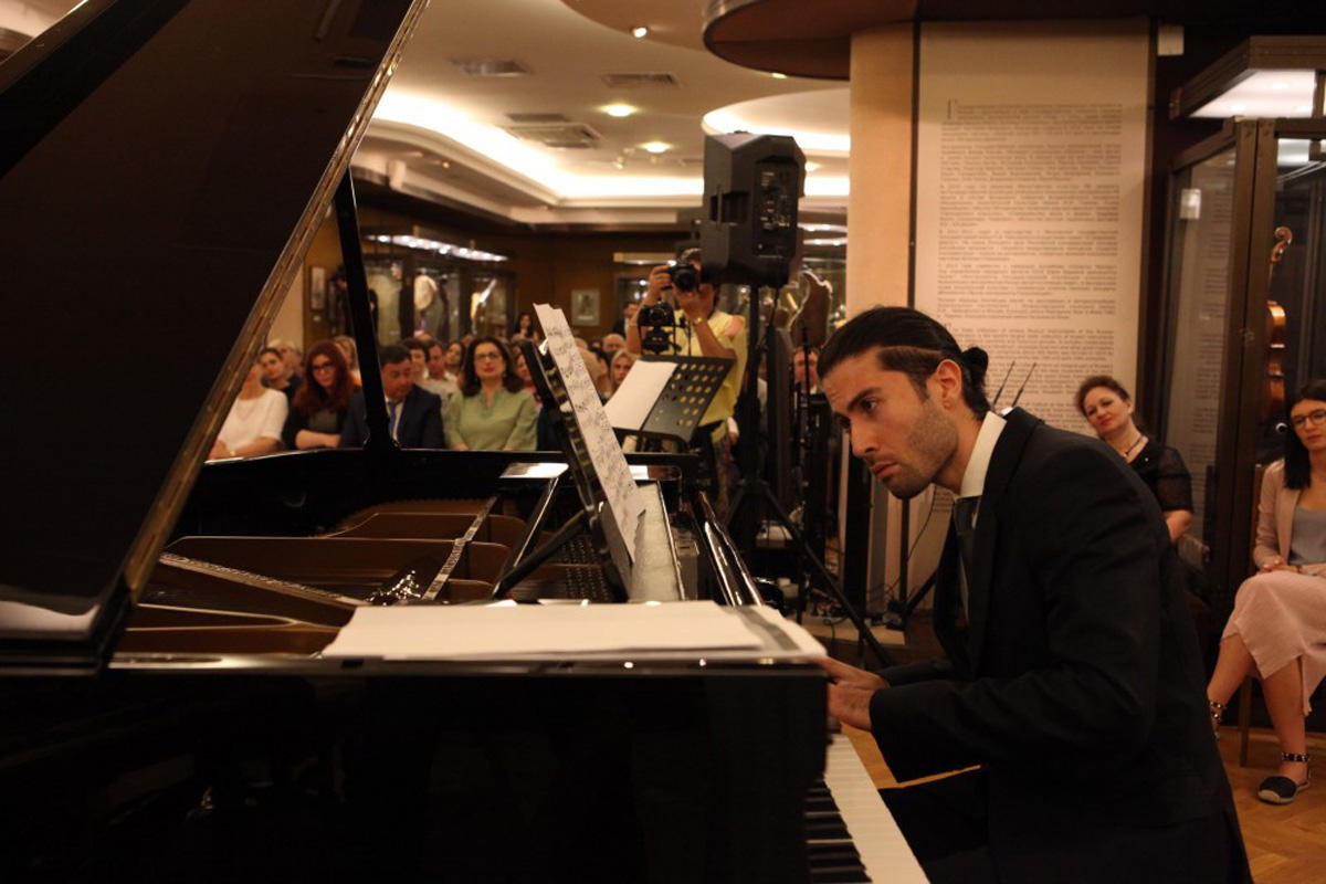 В Москве прошел торжественный вечер в честь 100-летия Гара Гараева (ФОТО)