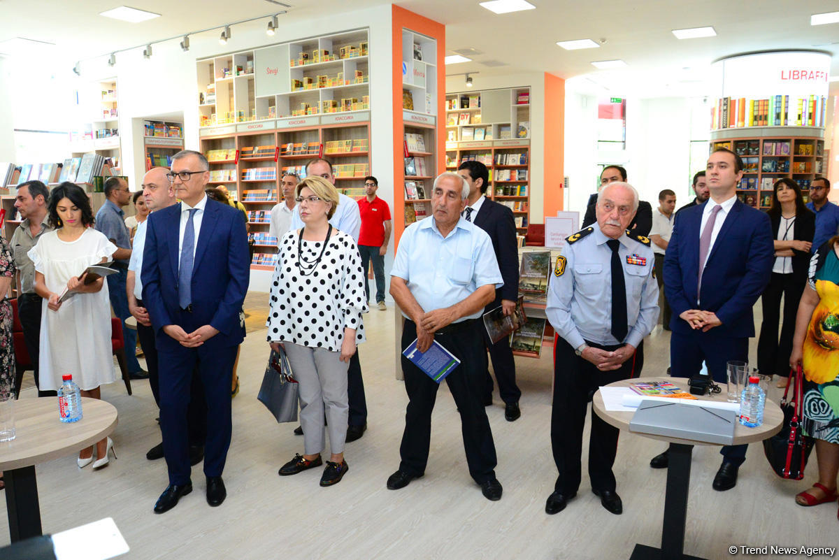 В Баку презентована книга об уничтожении в Армении азербайджанских мусульманских памятников (ФОТО)