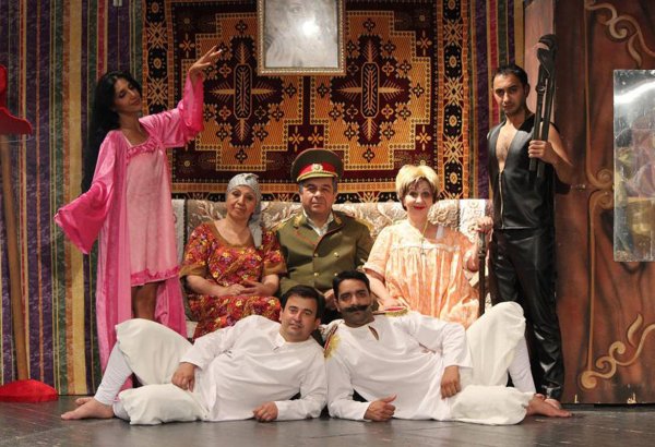 Новые герои Баку - овдовевшие 68-летняя Сиен и 73-летняя Диха (ФОТО)