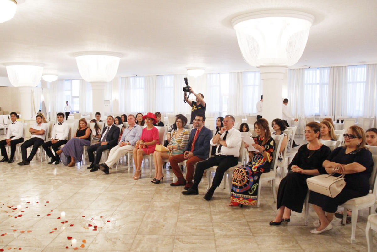 "Легенда о любви" юной азербайджанки в память об Ильхаме и Фаризе (ФОТО)