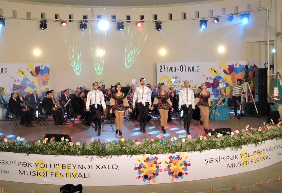 Красочный праздник Шелкового пути в Шеки (ФОТО)