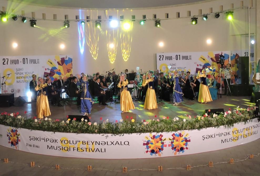 Красочный праздник Шелкового пути в Шеки (ФОТО)