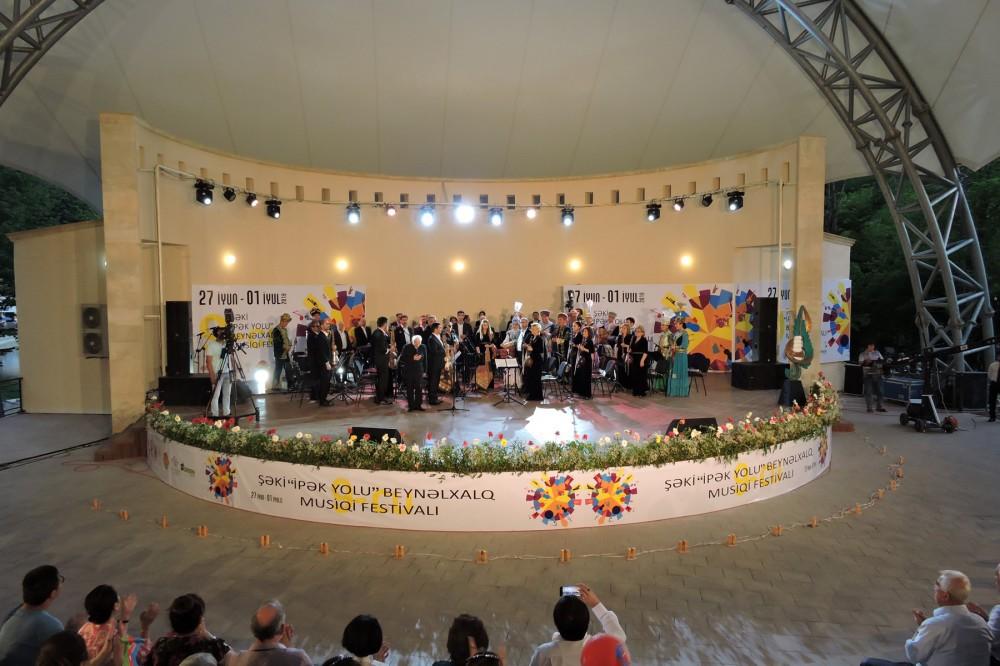 Красочный праздник Шелкового пути в Шеки (ФОТО)